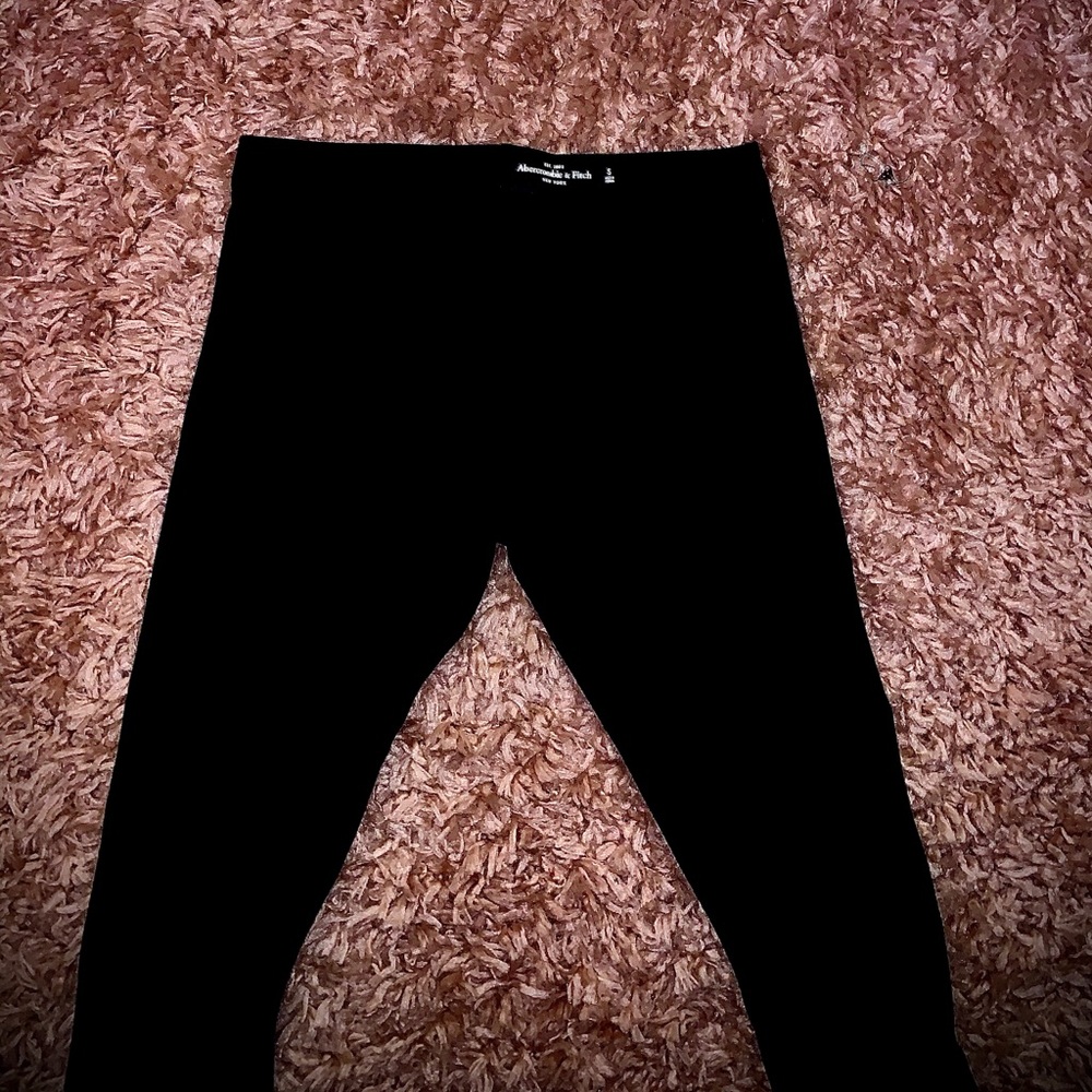 Abercrombie & Finch leggings Size small